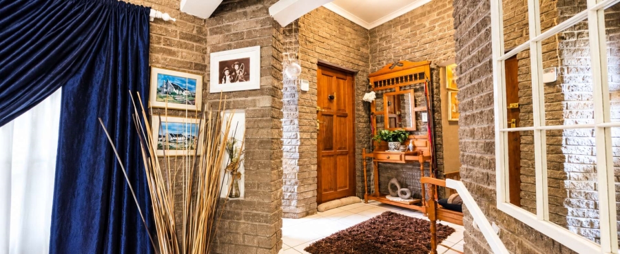 5 Bedroom Property for Sale in Kleinbaai Western Cape
